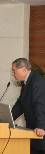 Dr.Klaus Schlotterbeck gave presentations in Jiangsu Subei People's Hospital in China. 2005.11